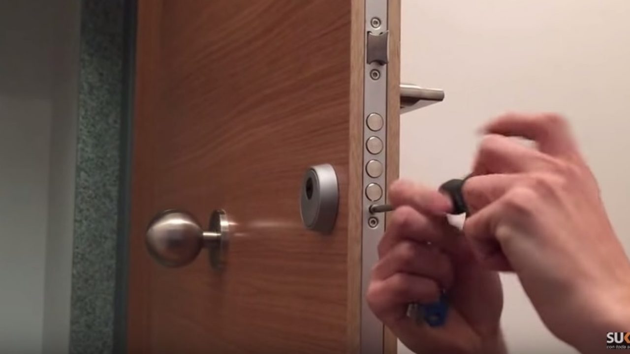 Consejos para elegir la cerradura de tu puerta de madera