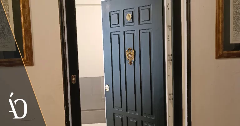 Puertas de seguridad para pisos, con triple capa anti intrusión.